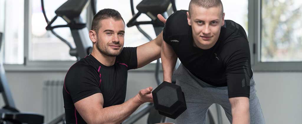 Gym Trainer gives motivation